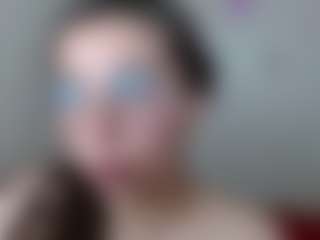 Live cam show with sophiieelee - Normal on Camming Site