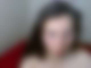 Live cam show with sophiieelee - Brown Hair Petite on Lustler