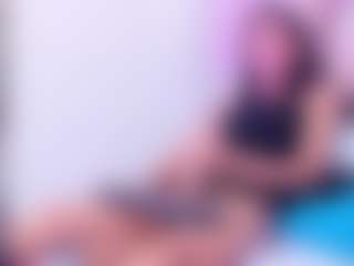 Эротическая трансляция с VALERIAQUEENTS — Average на Camsoda