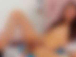 Live cam show with VALERIAQUEENTS - Brown Eyes on galaxygirlnitro.com