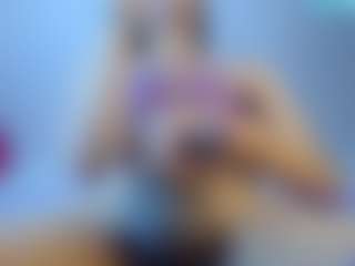 Live cam show with Catalinaa-Rosse - Tease on Camming Site