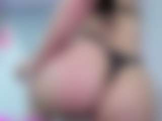 Spettacolo in cam dal vivo con Isa-Diamond - Yoga su Camsoda