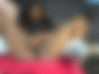 wisdom7 MILF webcam performer live streaming