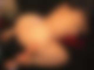 Live cam show with RhondaVines - Ebony on UwU Esports