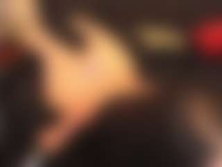 Live cam show with RhondaVines - Fingering on Stripli.com