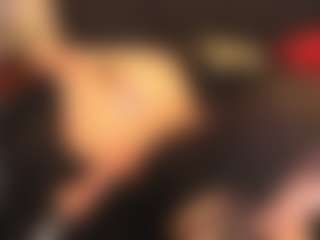 Live cam show with RhondaVines - BBW on fapnchat