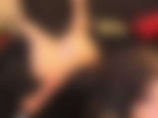 Live cam show with RhondaVines - Sexy on SxyPornLive