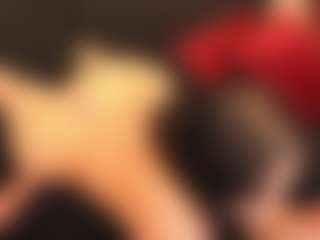 Live cam show with RhondaVines - BBW on friskycurves.com