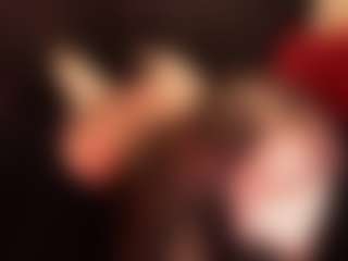 Live cam show with RhondaVines - Squirt on CamClone
