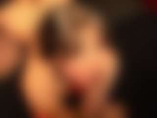 Live cam show with RhondaVines - Tease on crypto-cams