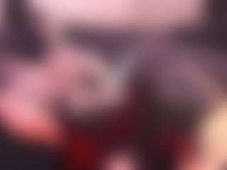 Live cam show with RhondaVines - Shaved Pussy on Camsoda