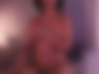 Live cam show with AriaFoster - Average on Camsoda