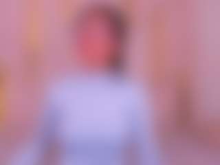 Live cam show with Salma - Glasses on Latina Girls