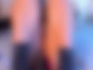 Live cam show with Salma - Teen (18+) on Camsoda