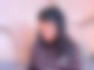 Live cam show with Salma - Interactivetoy on Hubzter Live