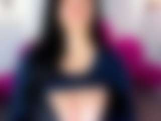AmbberMoon MILF webcam performer live streaming