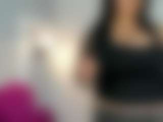AmbberMoon MILF webcam performer live streaming