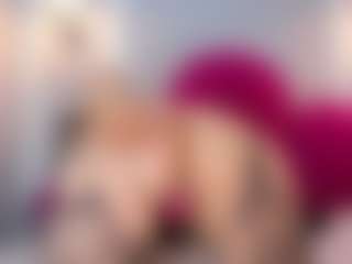 AmbberMoon MILF webcam performer live streaming