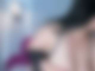 AmbberMoon MILF webcam performer live streaming