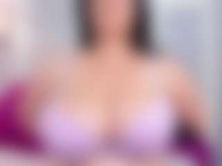 AmbberMoon MILF webcam performer live streaming