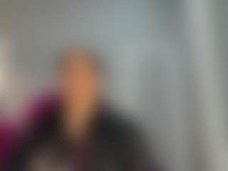 AmbberMoon MILF webcam performer live streaming