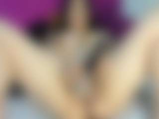 Live cam show with AmbberMoon - Spy MILF on Camsoda
