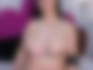 AmbberMoon MILF webcam performer live streaming