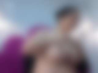 AmbberMoon MILF webcam performer live streaming