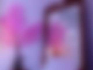 DonnaBeella MILF webcam performer live streaming