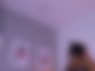 Live cam show with DonnaBeella - Teen (18+) on luckytryst.com