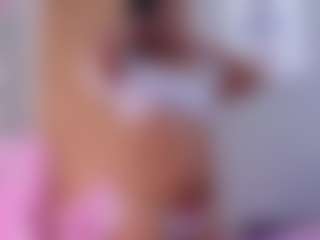 DonnaBeella MILF webcam performer live streaming