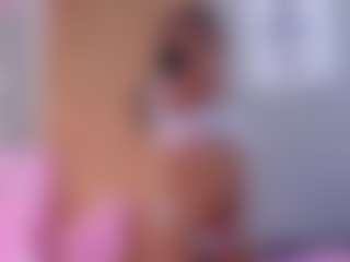 DonnaBeella MILF webcam performer live streaming
