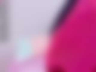 DonnaBeella MILF webcam performer live streaming