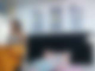 DonnaBeella MILF webcam performer live streaming