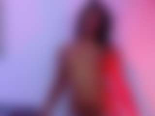 Live cam show with DonnaBeella - Squirt Mature on luckytryst.com