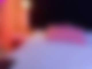 Live cam show with DonnaBeella - Flashing on Milfs Live