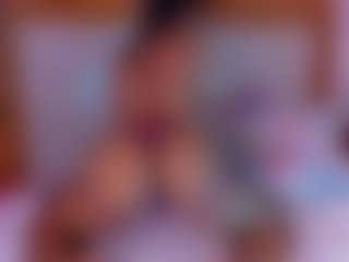 Live cam show with DonnaBeella - Orgasm on TeamSkeetLive
