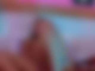 Live cam show with DonnaBeella - Dildo on Camiplay Live