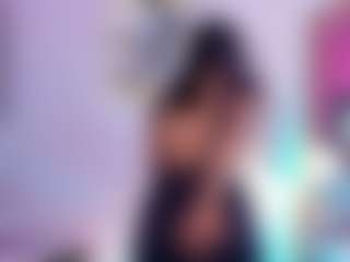 Live cam show with DonnaBeella - Big Tits Small Tits on Soda Cam