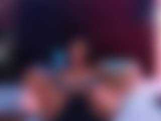 Live cam show with DonnaBeella - Petite MILF on instabang
