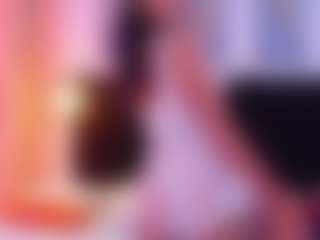 DonnaBeella MILF webcam performer live streaming