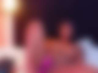 Live cam show with DonnaBeella - Squirt Teen (18+) on Hubzter Live