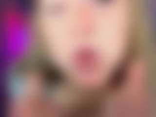 Live cam show with Tori-S - Smoking on Camsoda