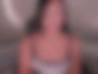 Live cam show with GabriellaLee - Average on Camming Site