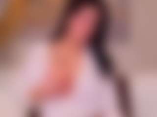 Live cam show with JuliyaMayer - Big Tits MILF on Hubzter Live