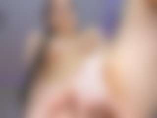 Live cam show with KristyBae - Blue Eyes on Livezox
