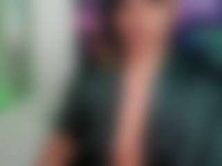 Live cam show with Mzprettyzone - Creamy on Fit Hotties