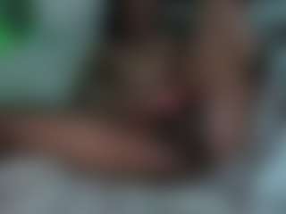 Live cam show with Mzprettyzone - Smoking on fapnchat
