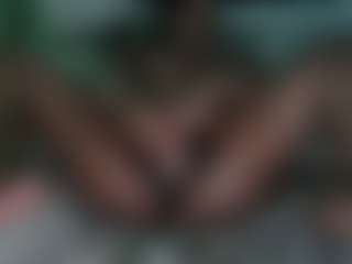Live cam show with Mzprettyzone - Brown Hair on milfzrlive.com