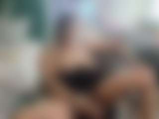 Live cam show with Mzprettyzone - Twitter on Camversity